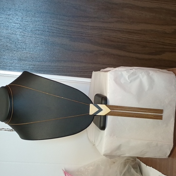 Vintage gold toned Chevron tassel - Picture 1 of 4